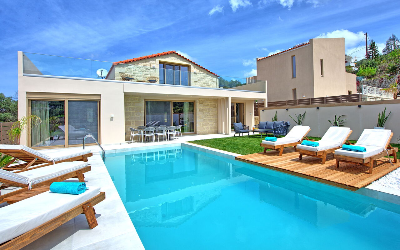 Villa Silentium Evilia: Buitenkanten, Buitenshuis, Tuin, zwembad