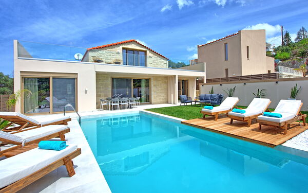 Villa Silentium Evilia: Buitenkanten, Buitenshuis, Tuin, zwembad