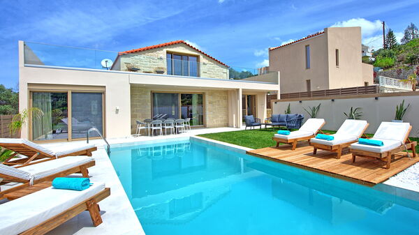 Villa Silentium Evilia: Buitenkanten, Buitenshuis, Tuin, zwembad