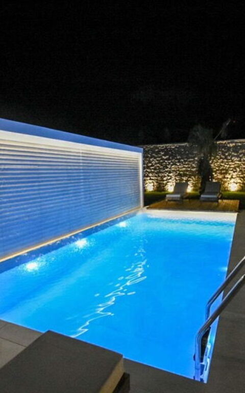 Villa Silentium Ionia: Buitenkanten, zwembad