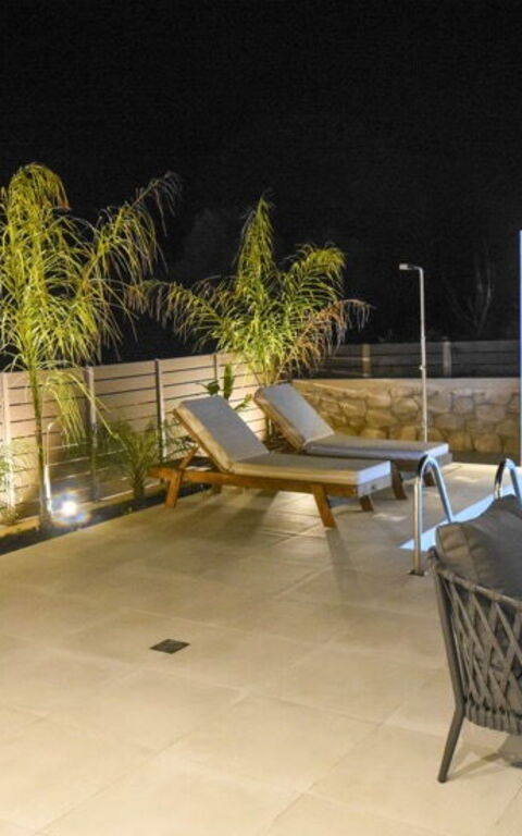 Villa Silentium Ionia: Buitenkanten, zwembad