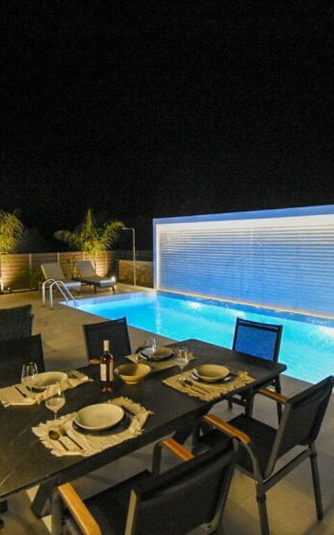 Villa Silentium Ionia: Buitenkanten, zwembad