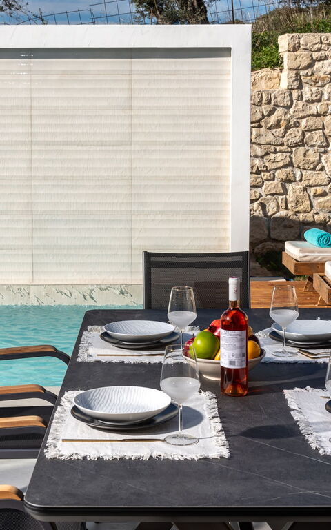 Villa Silentium Ionia: zwembad