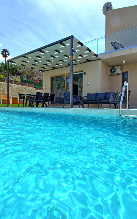 Villa Silentium Ionia: Buitenkanten, Buitenshuis, Zomer, zwembad