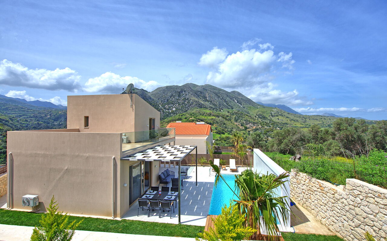 Villa Silentium Ionia: Buitenkanten, Buitenshuis, Keer bekeken, zwembad