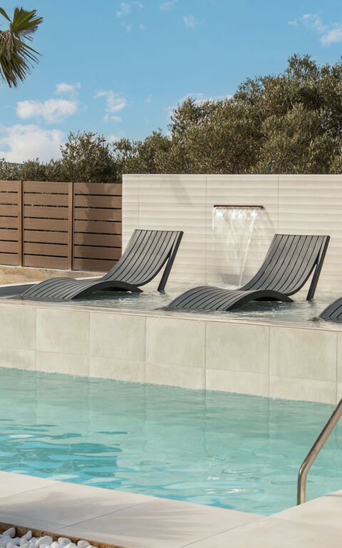 Villa Silentium Olia: Buitenkanten, Buitenshuis, zwembad