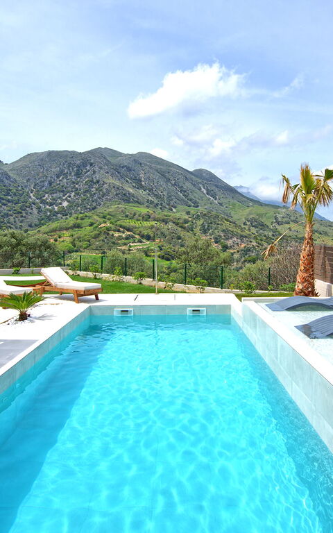 Villa Silentium Olia: Buitenshuis, Tuin, Zomer, zwembad