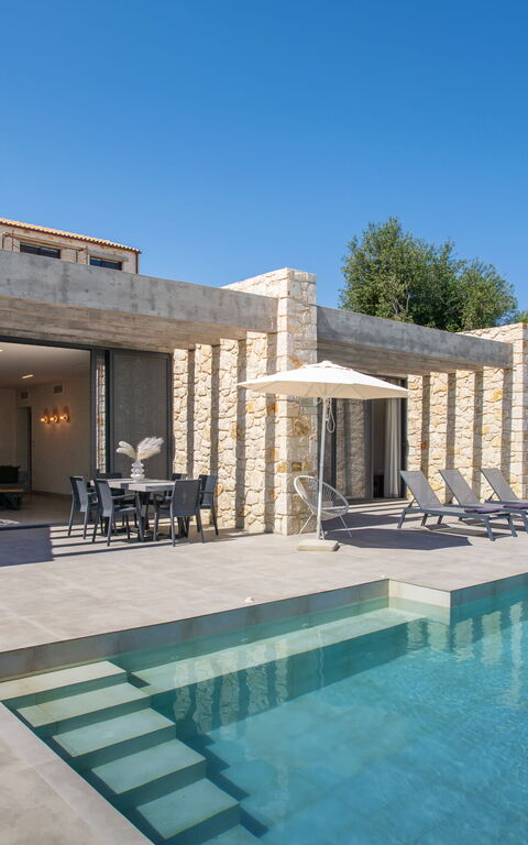 Villa Otter: Buitenkanten, Buitenshuis, zwembad