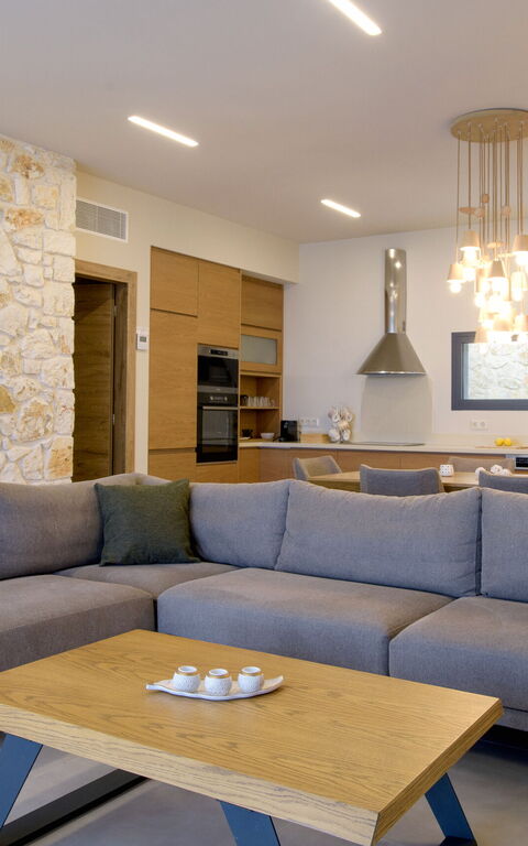 Villa Otter: Keuken, Lunchroom, Woonkamer