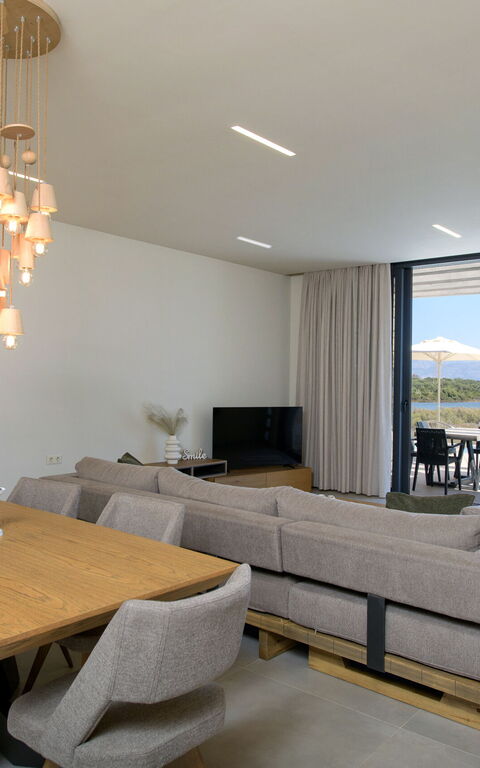 Villa Otter: Lunchroom, Woonkamer