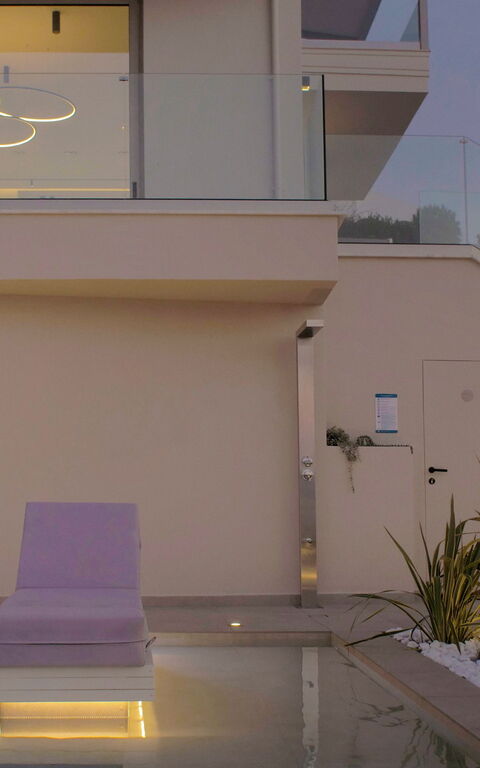 Seaview Lux: Buitenshuis, zwembad