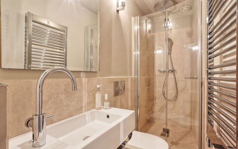 Accommodatie La Loggia: Badkamer