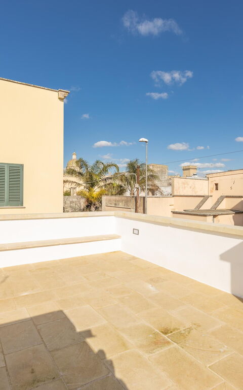 Casa Harem: Buitenkanten, Buitenshuis, Keer bekeken