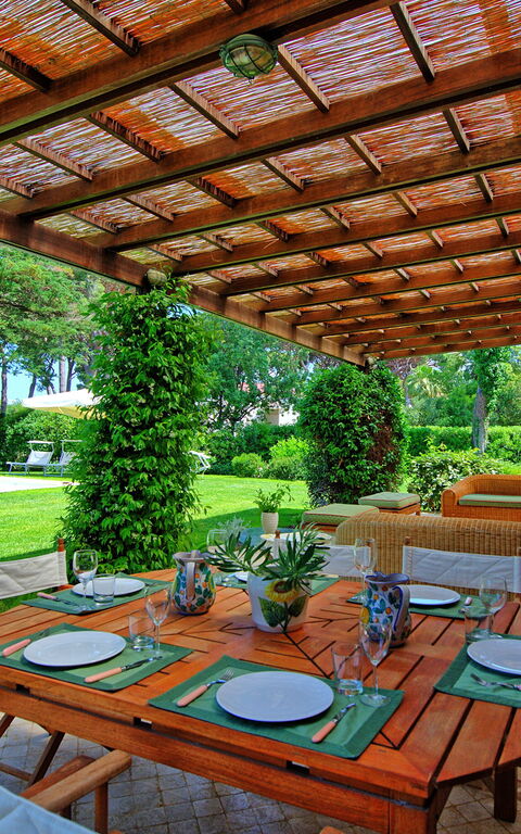 Villa Dolce Vita: Balkon / terras / patio, Buitenshuis