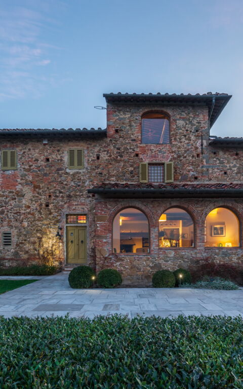 Villa Bellostare: Buitenkanten, Buitenshuis, Tuin