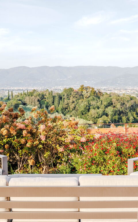 Villa Bellostare: Buitenshuis, Keer bekeken