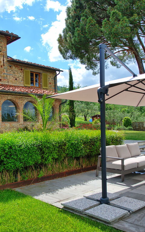 Villa Bellostare: Buitenkanten, Buitenshuis, Tuin