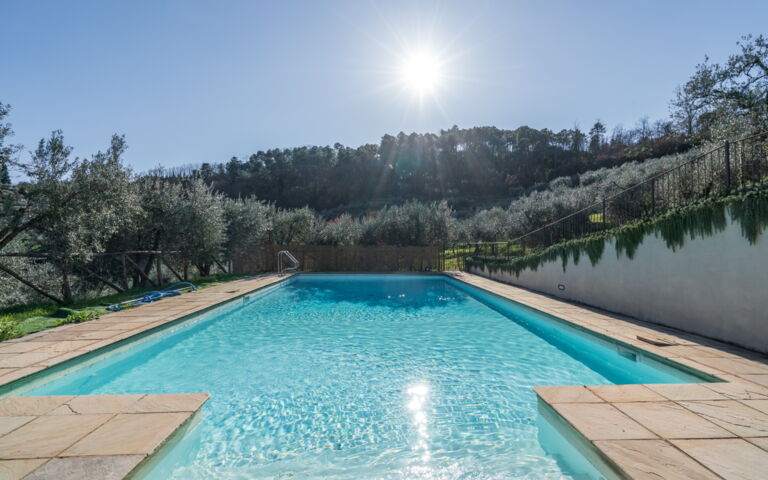 Villa Bellostare: Buitenkanten, Buitenshuis, zwembad