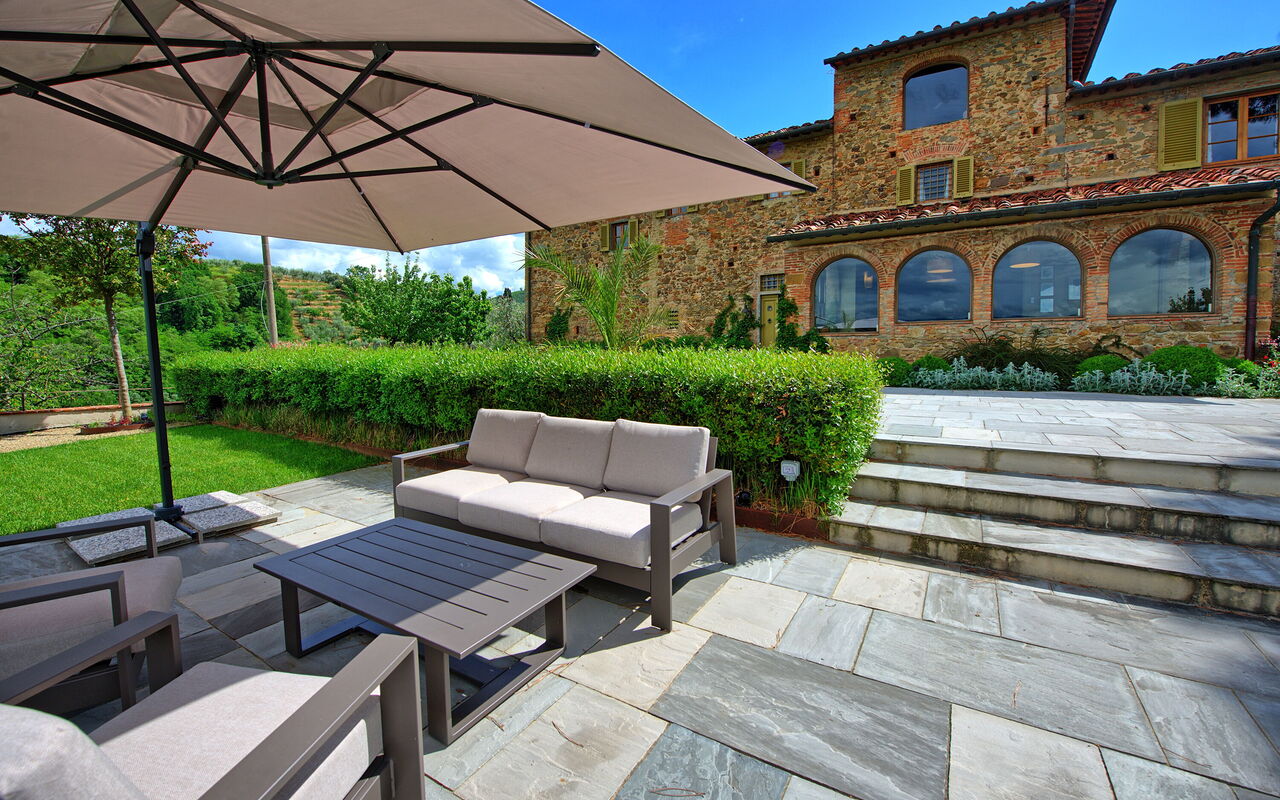 Villa Bellostare: Buitenkanten, Buitenshuis, Tuin