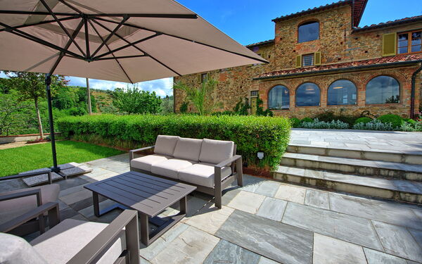 Villa Bellostare: Buitenkanten, Buitenshuis, Tuin