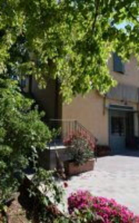 Bello Stare: Buitenkanten, Buitenshuis