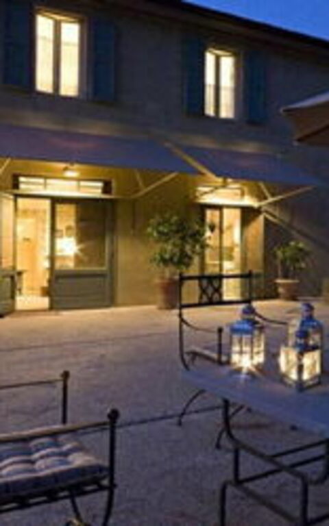 Bello Stare: Buitenkanten, Buitenshuis