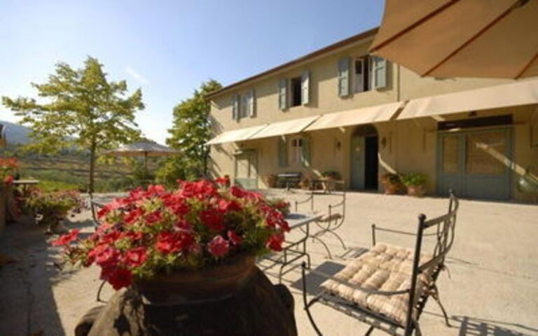 Bello Stare: Buitenkanten, Buitenshuis