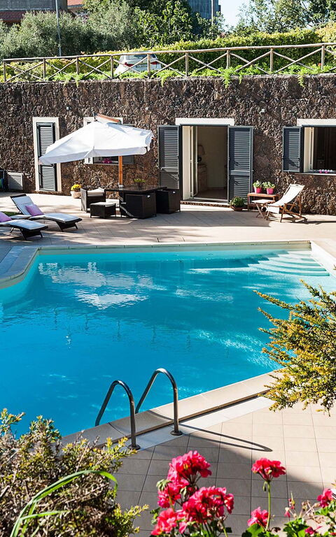 Villa Montefiore: Buitenkanten, Buitenshuis, zwembad