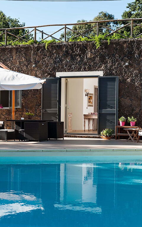 Villa Montefiore: Buitenkanten, Buitenshuis, zwembad