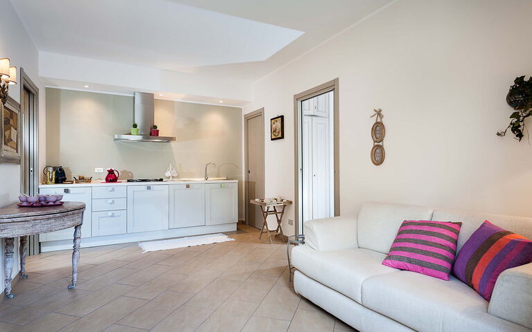 Villa Montefiore: Keuken, Woonkamer