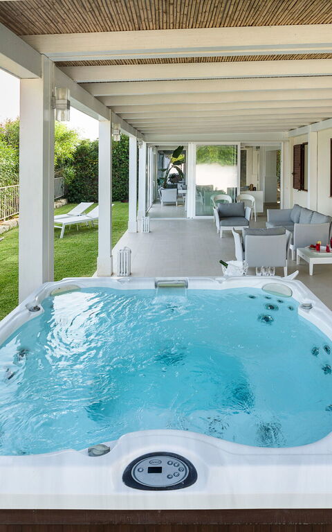 Stella Maris: bubbelbad, Buitenkanten, Buitenshuis, Keer bekeken, Tuin