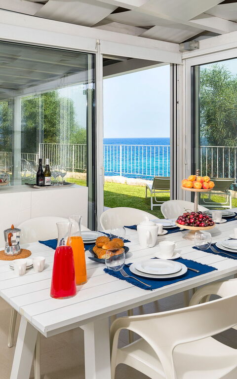 Stella Maris: Keer bekeken, Lunchroom