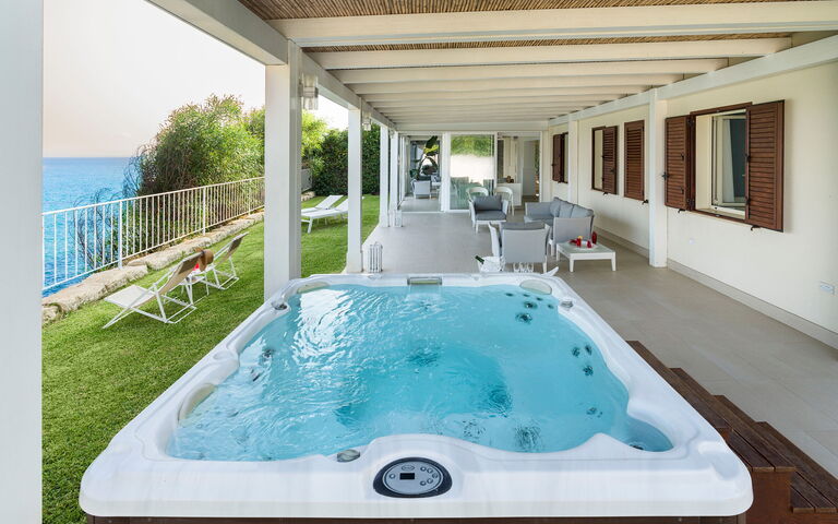 Stella Maris: bubbelbad, Buitenkanten, Buitenshuis, Keer bekeken, Tuin