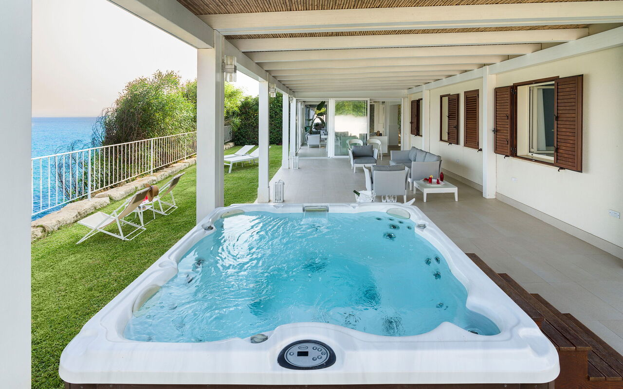 Stella Maris: bubbelbad, Buitenkanten, Buitenshuis, Keer bekeken, Tuin