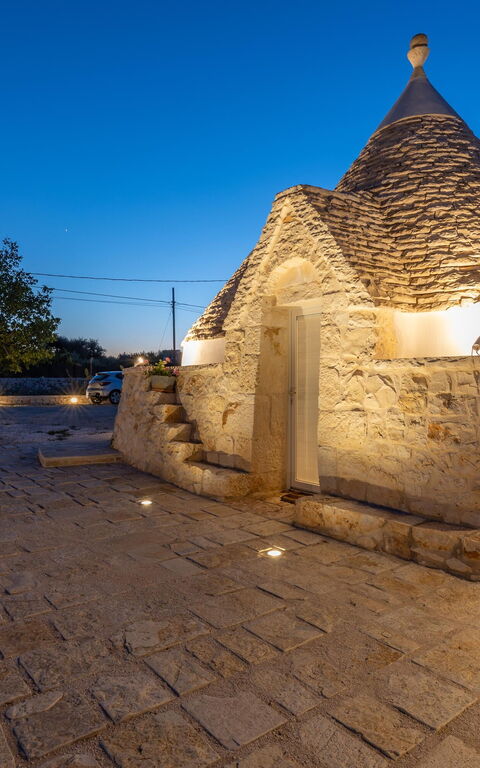 Trullo Adea: Buitenkanten, Buitenshuis