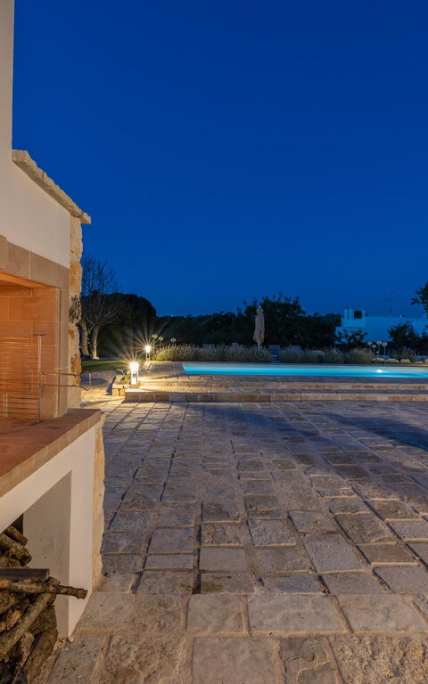 Trullo Adea: Buitenkanten, Buitenshuis