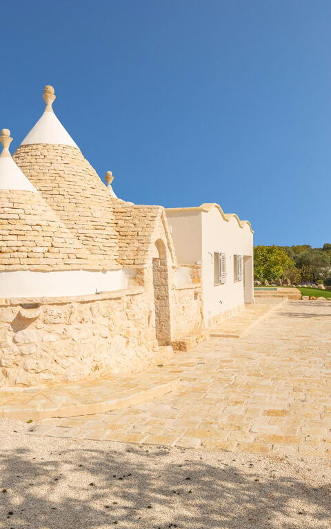 Trullo Adea: Buitenkanten, Buitenshuis
