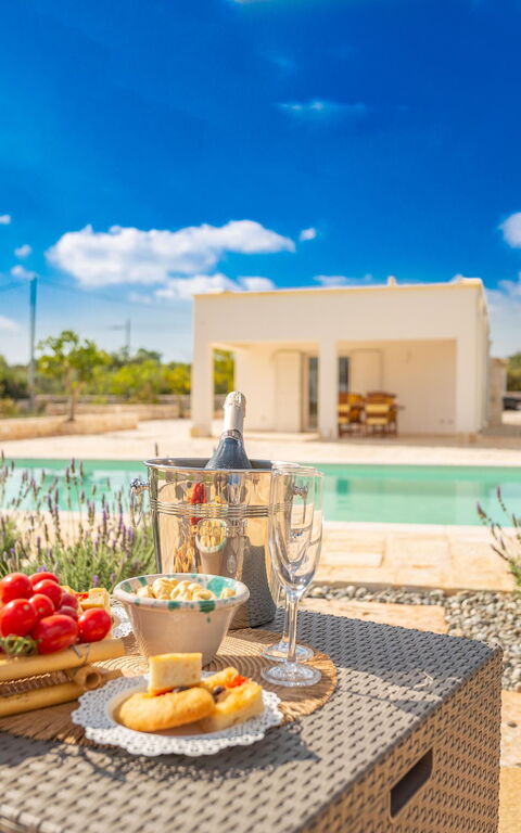 Trullo Adea: Buitenkanten, Buitenshuis, zwembad