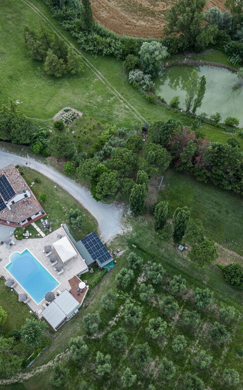 Villa Ca Viola: Buitenkanten, Buitenshuis