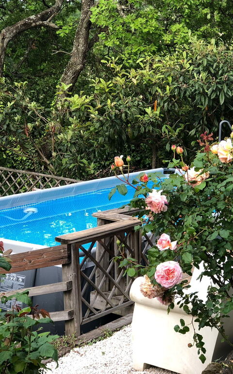 La Nocciola: Buitenshuis, zwembad