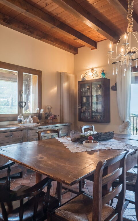 La Nocciola: Lunchroom, Woonkamer