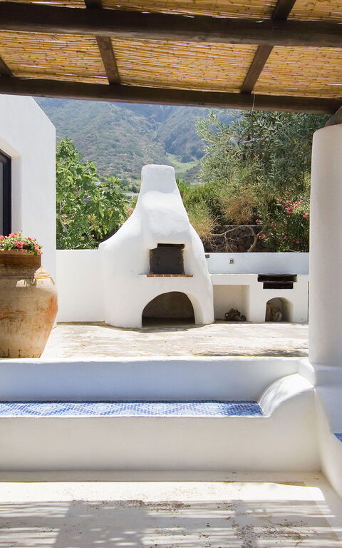 L'ulivo Di Pollara: Balkon / terras / patio, Buitenkanten, Buitenshuis