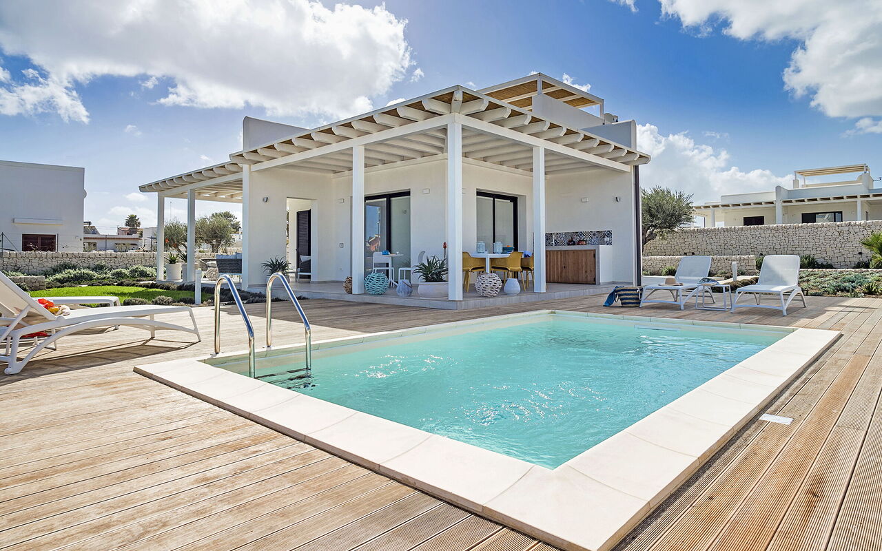 Villa San Lorenzo Timo: Buitenkanten, Buitenshuis, zwembad