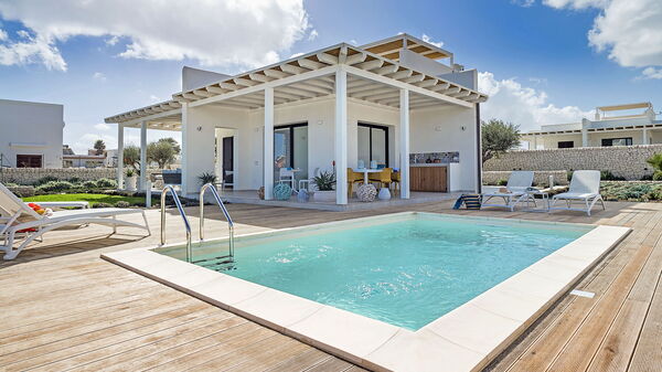 Villa San Lorenzo Timo: Buitenkanten, Buitenshuis, zwembad