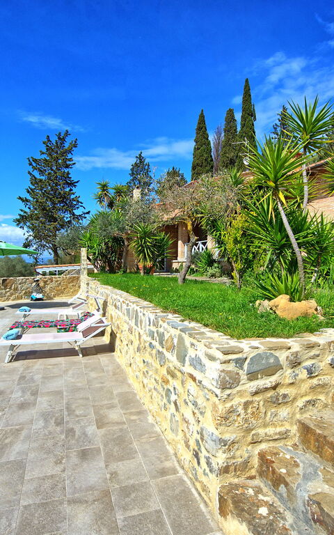 Santo Stefano: Buitenshuis, zwembad