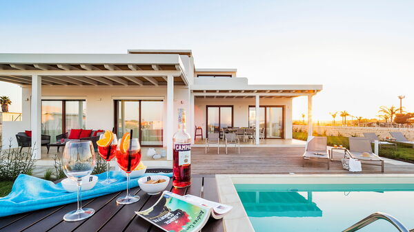 Villa San Lorenzo Ulivo: Buitenkanten, Buitenshuis, zwembad