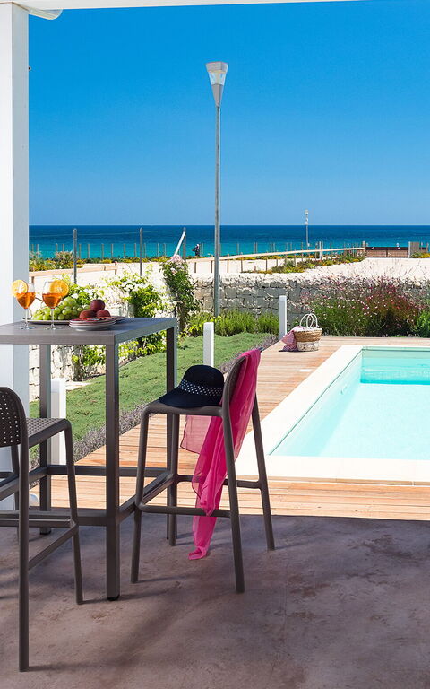 Villa San Lorenzo Fico D'india: Buitenkanten, Buitenshuis, zwembad