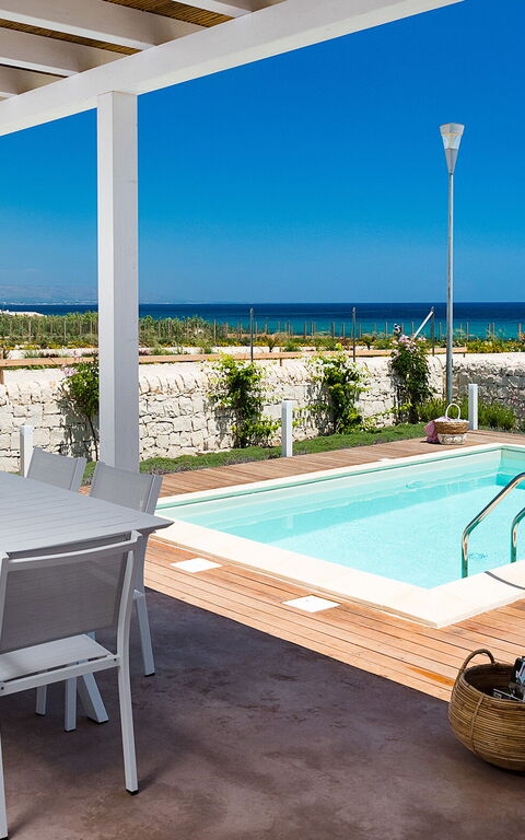 Villa San Lorenzo Fico D'india: Buitenkanten, Buitenshuis, zwembad