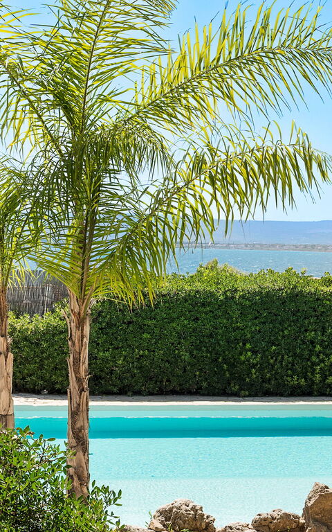 Villa Madda: Buitenshuis, zwembad