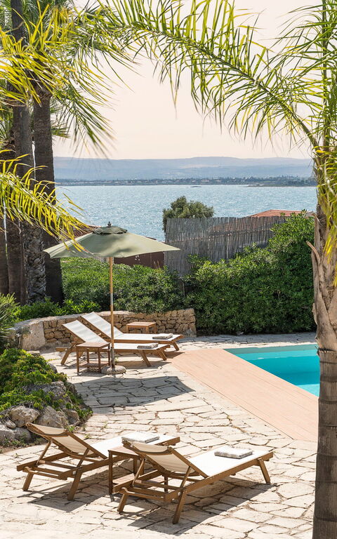 Villa Madda: Buitenshuis, zwembad